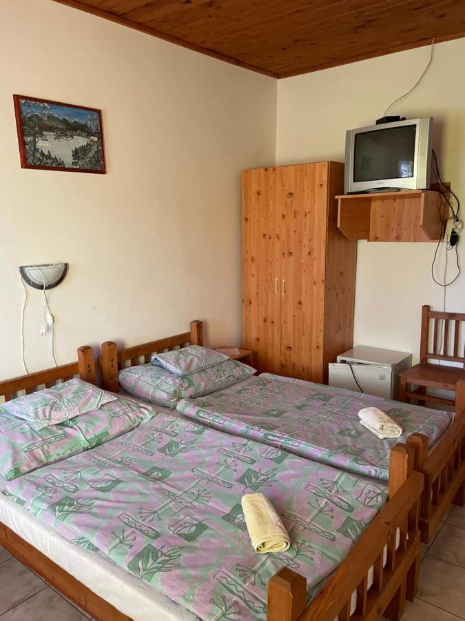 PoroszlóZsuzsa Apartmanアパートメント エクステリア 写真