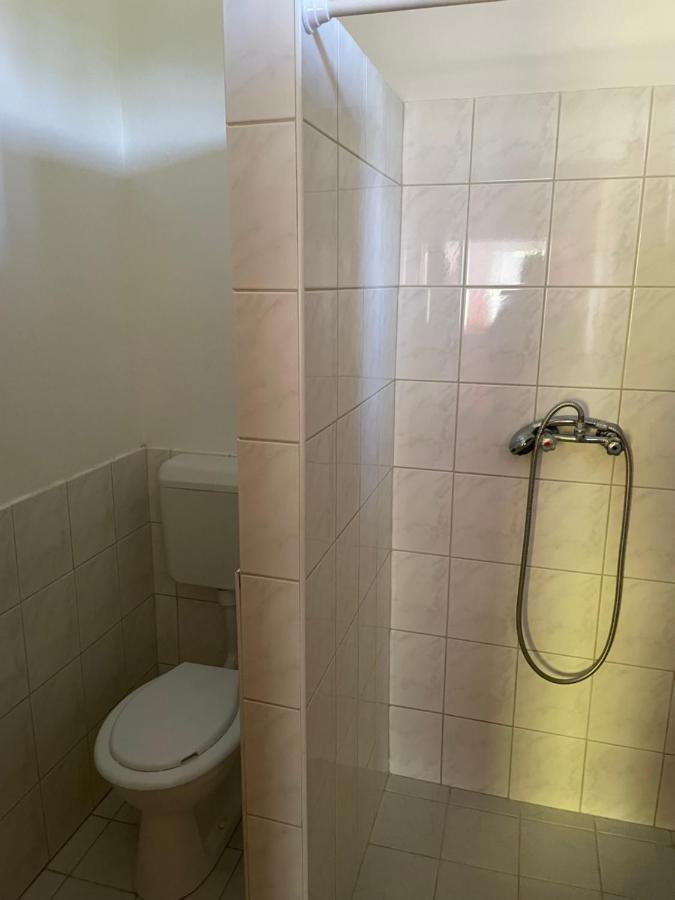 PoroszlóZsuzsa Apartmanアパートメント エクステリア 写真